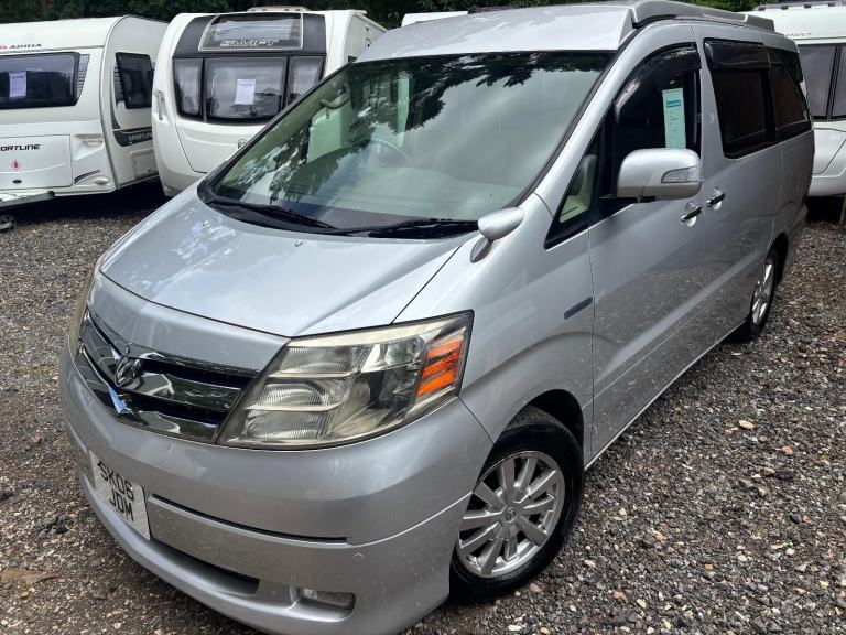 Toyota ALPHARD HYBRID E-FOUR - 2006 - POP UP ROOF - ROCK AND ROLL BED