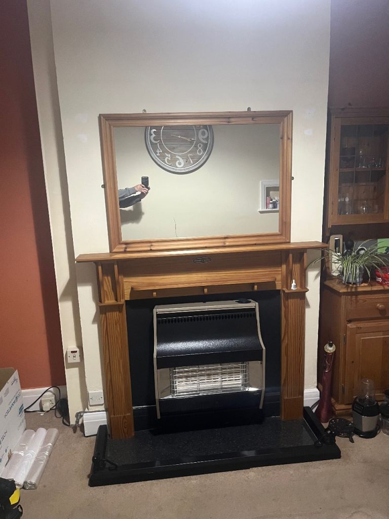 Valor Gas Fire with Wooden Fireplace Surround & Mirror
