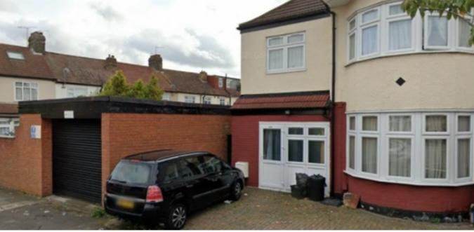 Beautiful 2 Bedroom Ground Floor Maisonette Flat To Let in Clifton Road, Ilford ( IG2 7DG)
