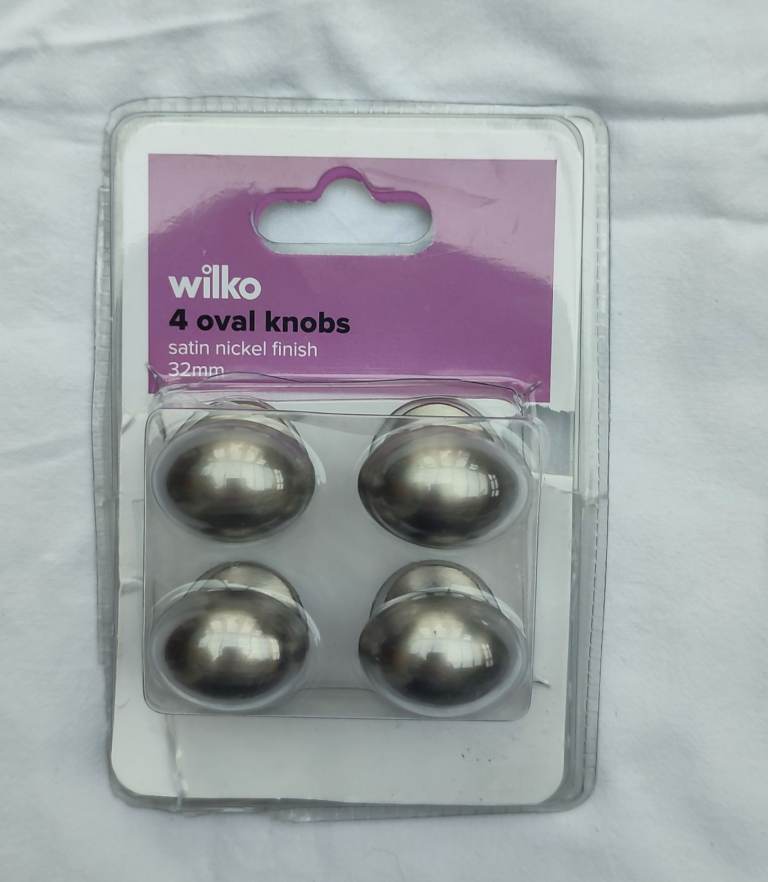 4 Oval satin nickel oval knobs 32mm with fittings