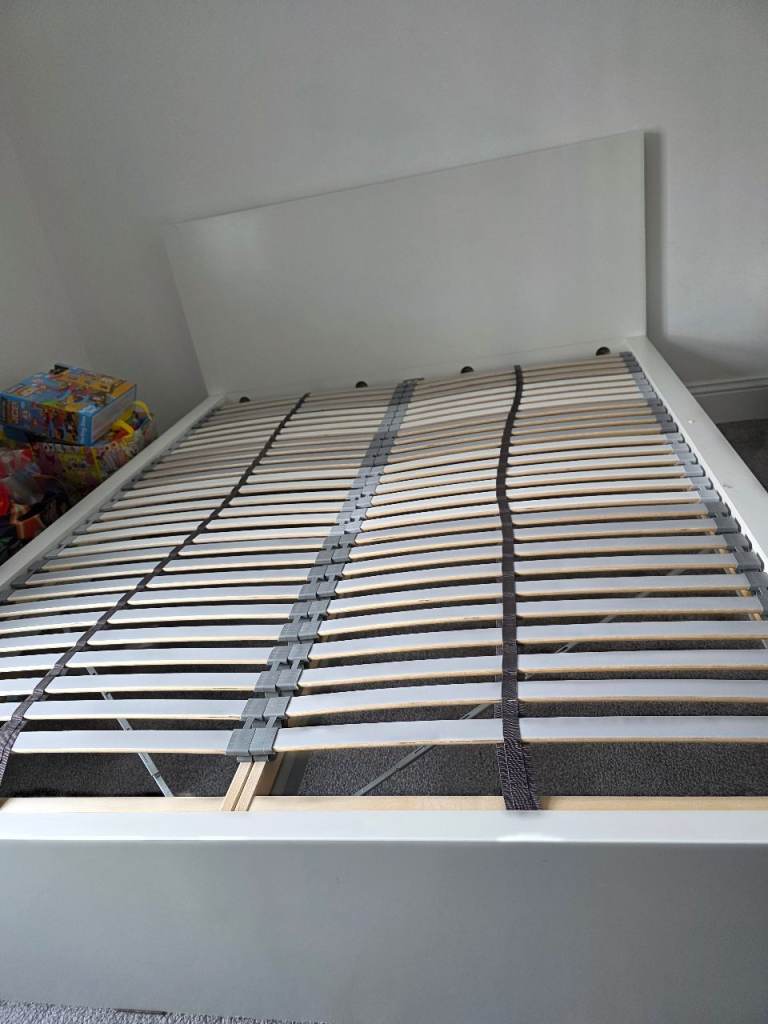 IKEA KING SIZE BED FRAME AND SLATS WITH KING SIZE MATTRESS 
