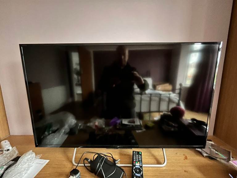 Sony Bravia  TV 40 inch, 101.6 cm LCD screen