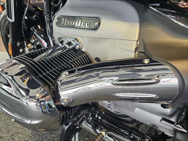 2021 BMW R 18 BOBBER 4,000 MILE'S 