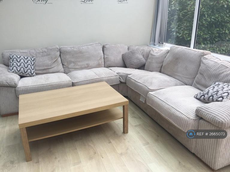 5 bedroom house in Brent Close, Newcastle-Under-Lyme, ST5 (5 bed) (#2665073)