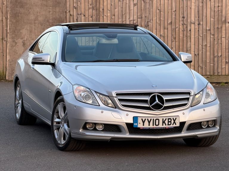 Mercedes E200 Coupe * Panroof 