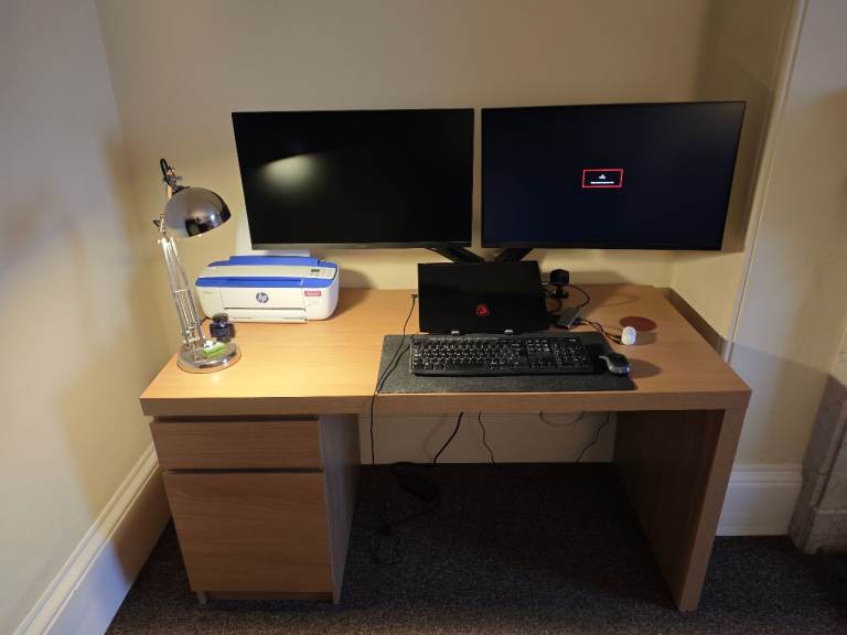 IKEA MALM Desk – Oak Veneer – 140x65 cm – As New