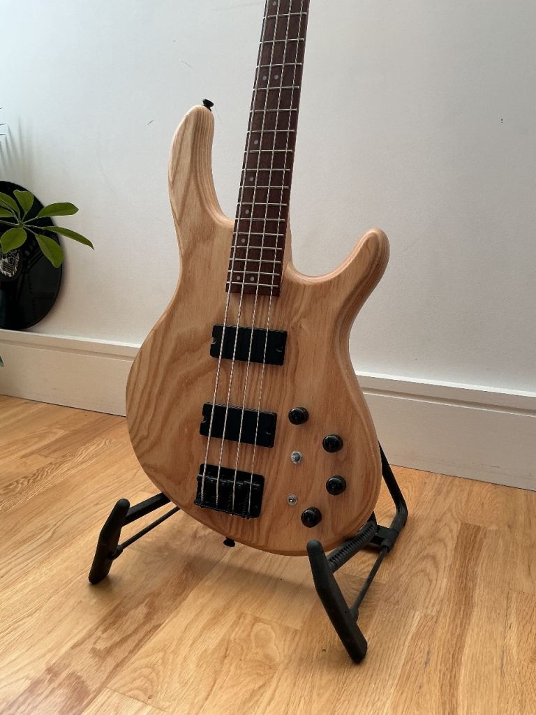 Cort Action Action DLX AS *MINT*