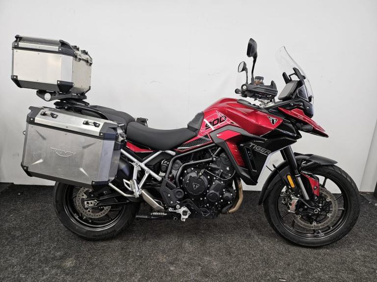 TRIUMPH TIGER 900 GT PRO ** ONE OWNER - LOW MILEAGE - SPOT LIGHTS **