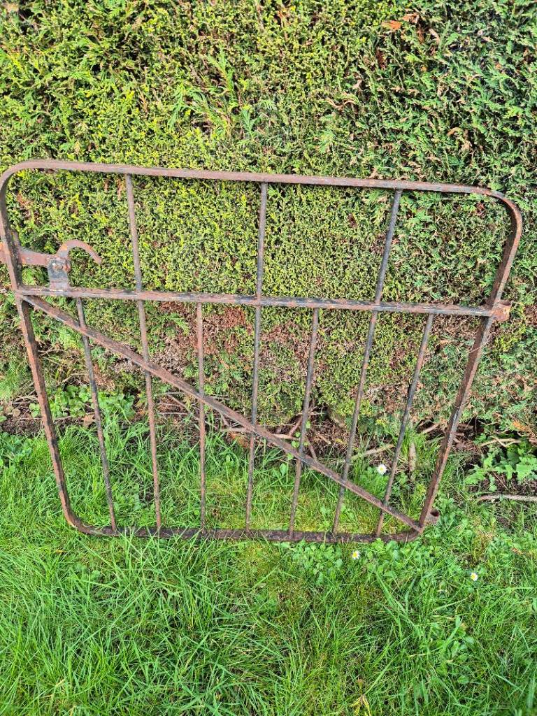 Garden metal gate 856mm wide x 840mm high
