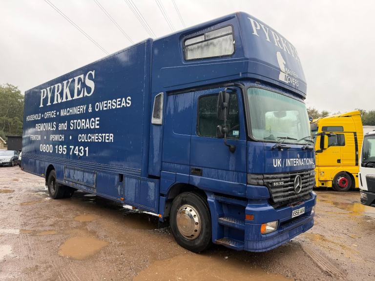 Mercedes-Benz Actros 1835 2000 x reg 18 ton box truck removal truck 