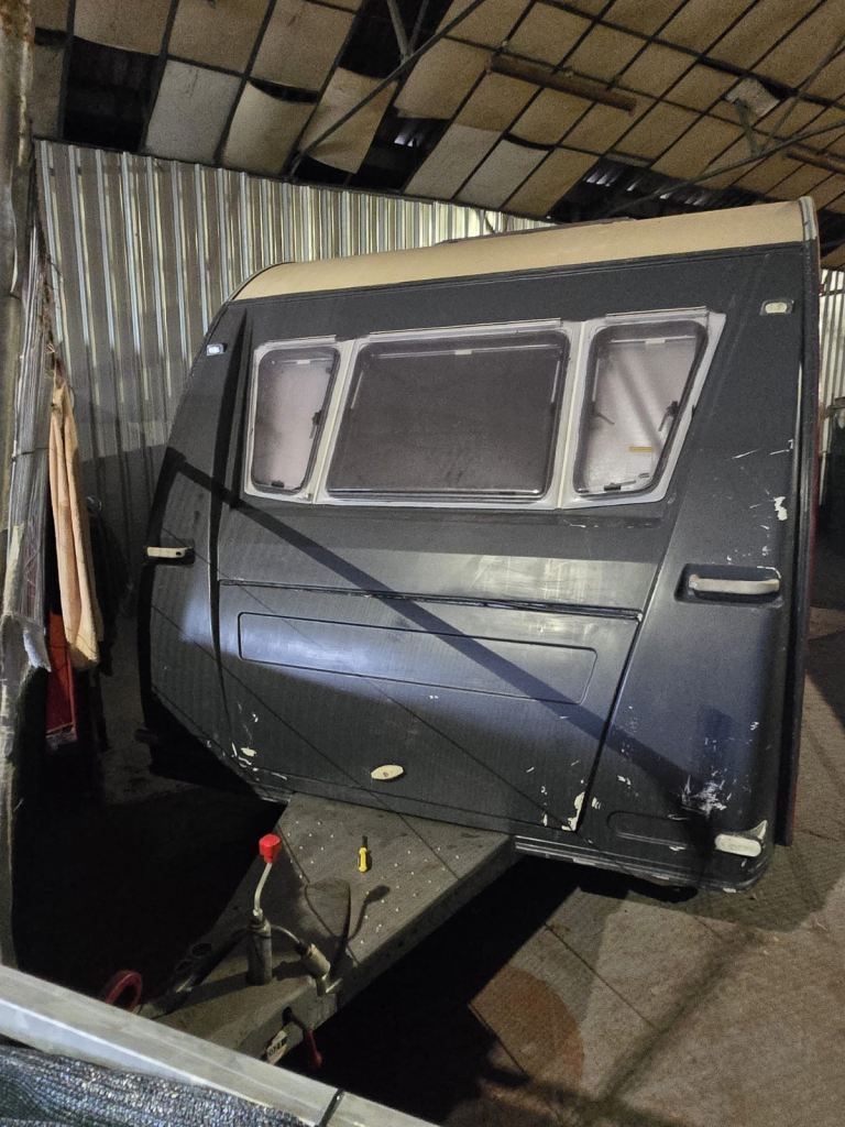 2005 caravan sleeps 5