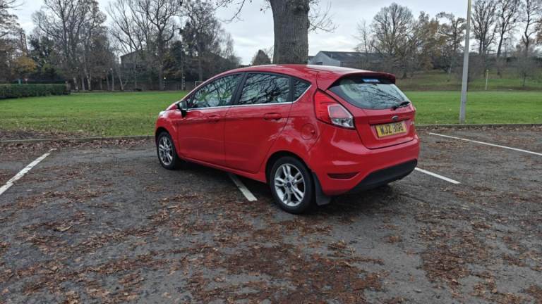 Ford, FIESTA, Hatchback, 2015, Manual, 1241 (cc), 5 doors