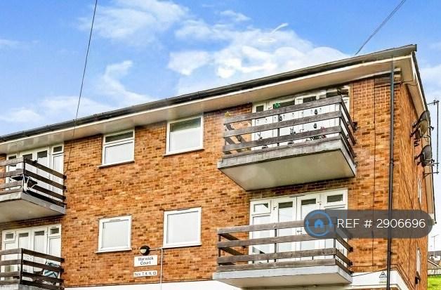 2 bedroom flat in Carisbrooke Avenue, High Wycombe, HP12 (2 bed) (#2906696)