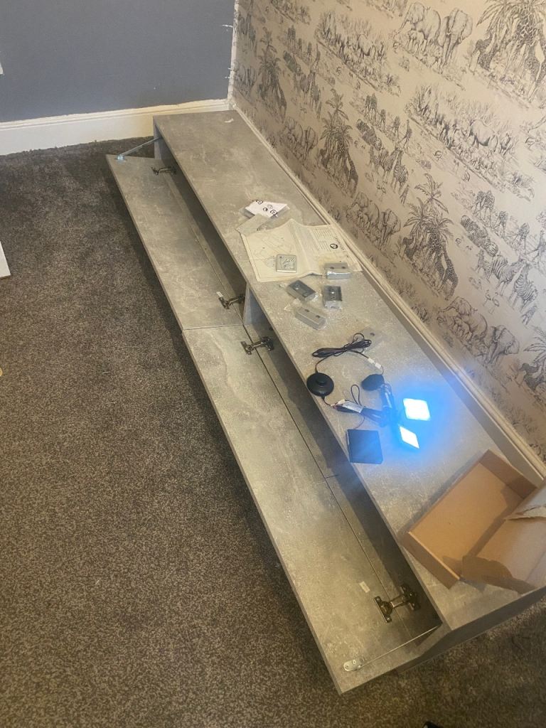 Tv Unit wall mounted 