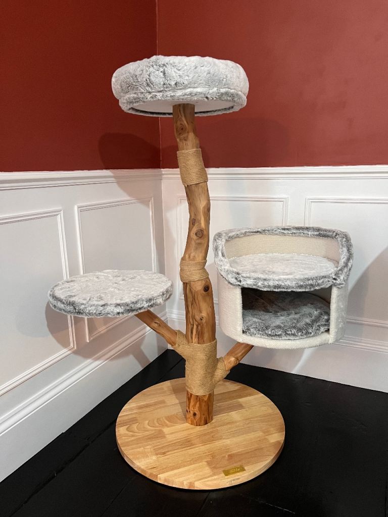 Lords & Labradors Luxe Cat Tree
