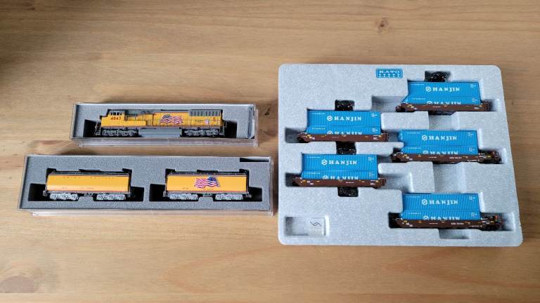 Model Trains N Scale Locomotives and Carriages 