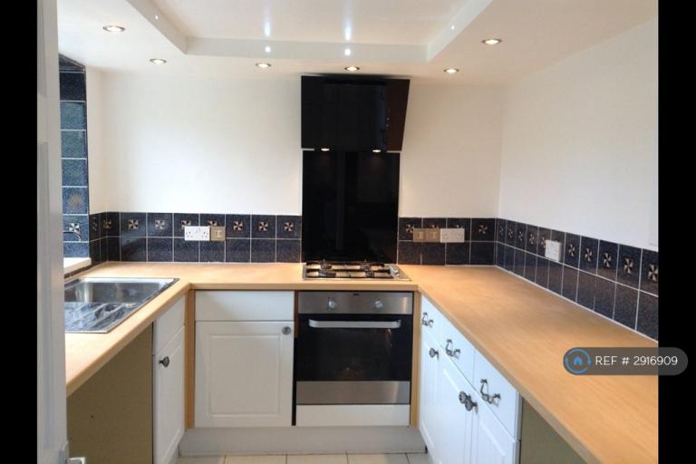 2 bedroom flat in Chatsworth Road, Torquay, TQ1 (2 bed) (#2916909)