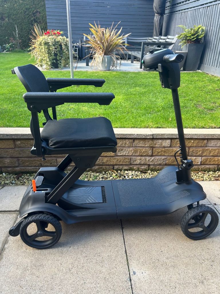 Muick Sandy F-1 Carbon Folding Mobility Scooter – As New