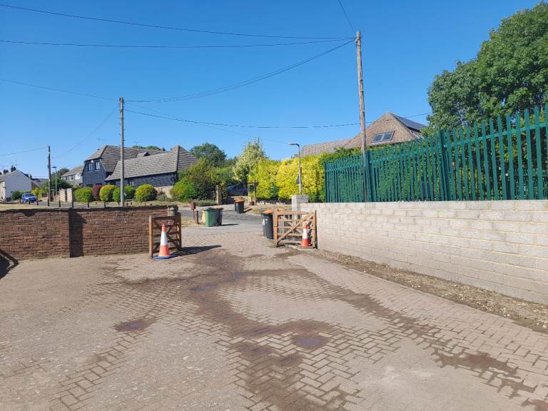 Garden available for cars, vans, motorbikes