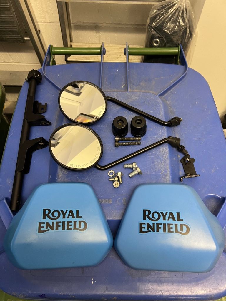 Royal Enfield Scram 411 mirrors and tank panels 