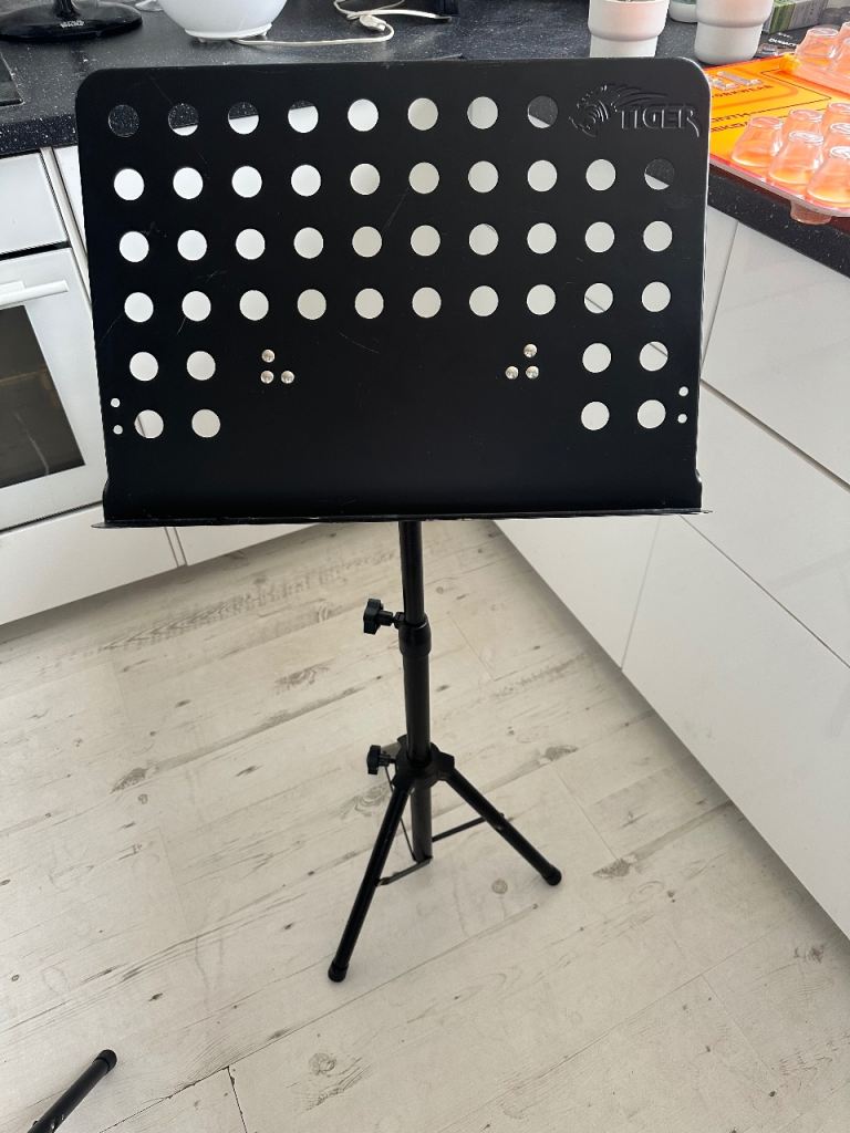 Tiger Adjustable sheet music stand
