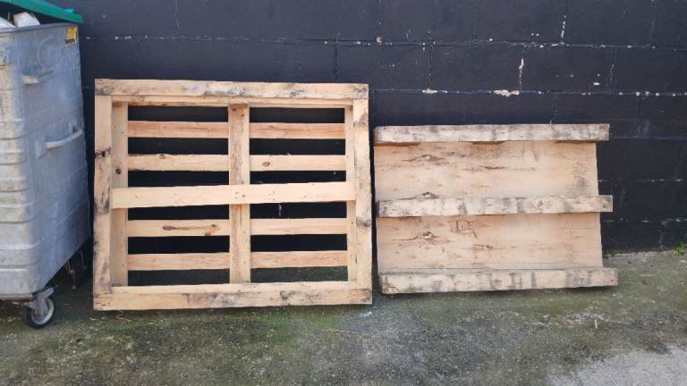 2 pallets