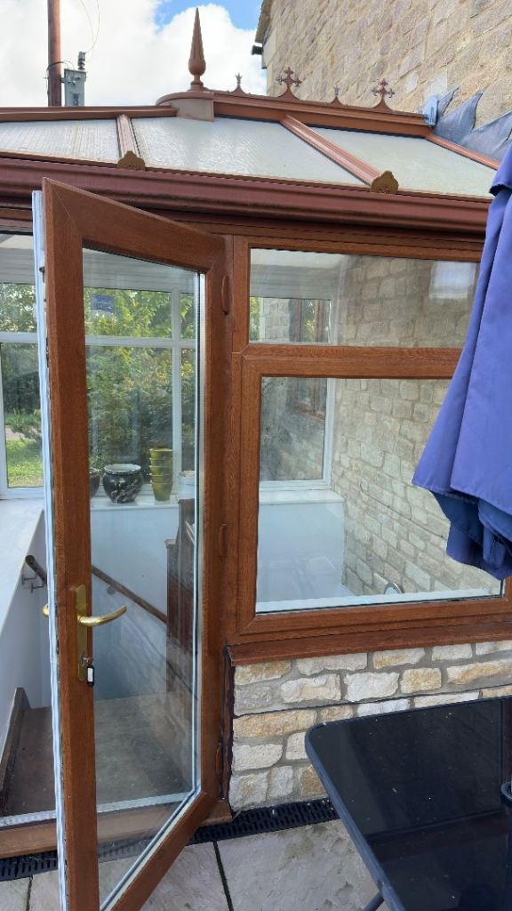 A nice basement flat on a countryside near Witney