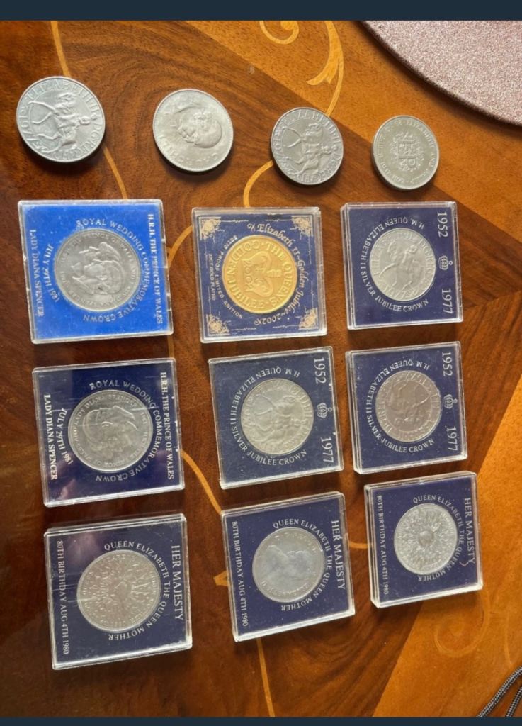 Selection Of 13 Souvenir Coins Silver Jubilee Golden Jubilee Royal Wedding