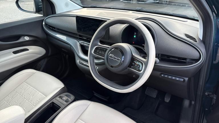 2022 Fiat 500 87kW La Prima 42kWh 3dr Auto Electric Hatchback Hatchback Electric Automatic