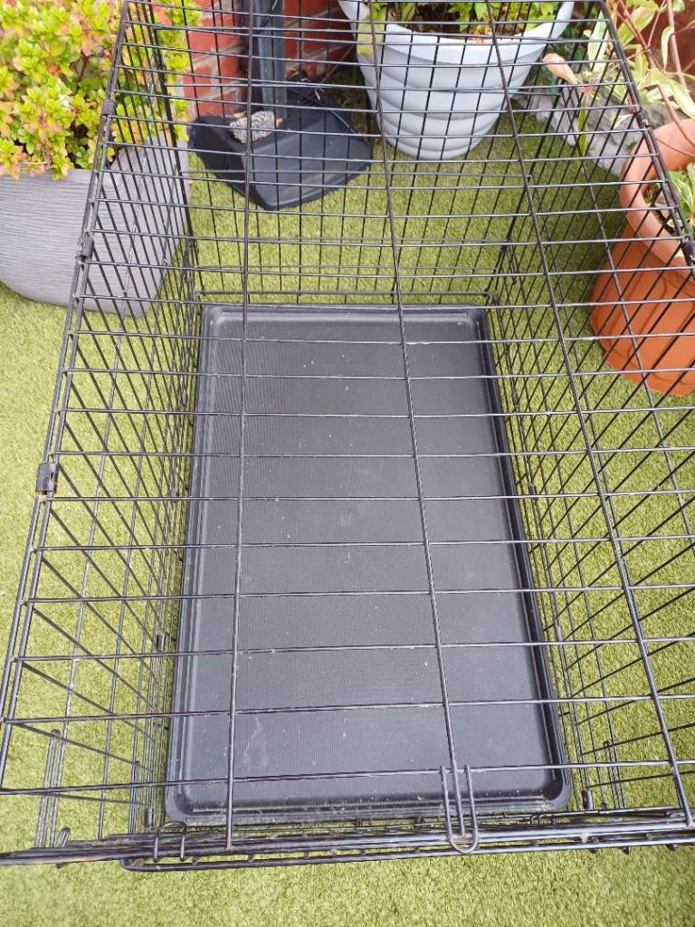 3FT FOLDING METAL DOG CAGE WITH TRAY £20 NO OFFERS DARWEN BB3 0DU OR BOLTON BL3 2JP 