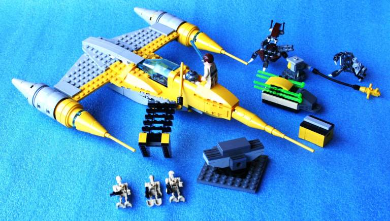 Lego Star Wars Yellow Spaceship with Figures and Accessories Hamble, Hampshire
