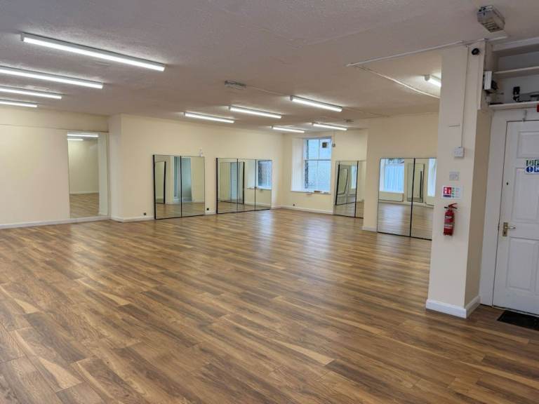 1st Floor Open plan Studio Falkirk.