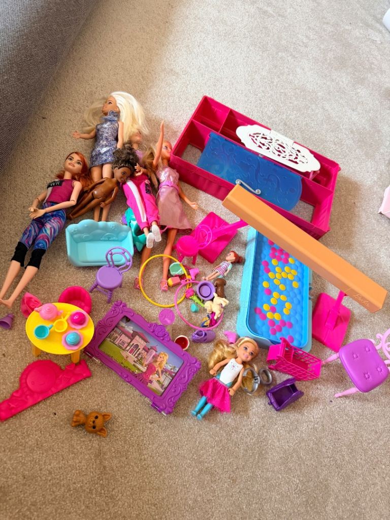 Barbie Dolls & Accessories Bundle – excellent  Condition