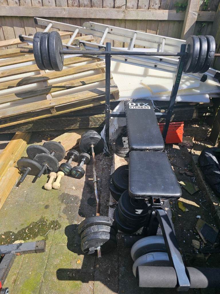 Bench press incline bench and weights 