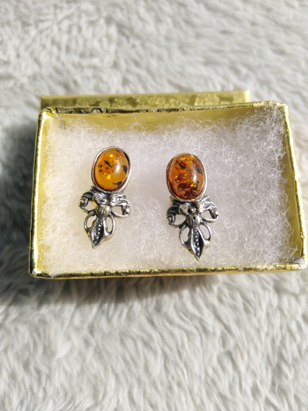 Silver and Amber earrings *Brand new*
