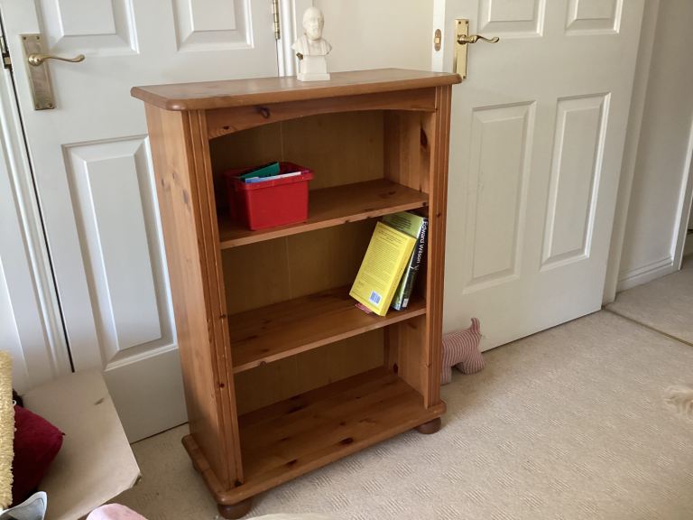 Small Wooden Bookcase – Good Condition, Pine Finish