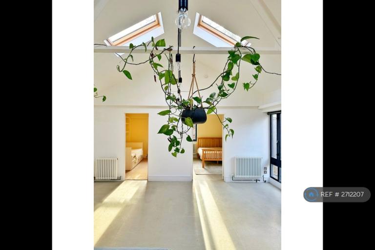 2 bedroom house in Brixton Water Lane, London, SW2 (2 bed) (#2712207)