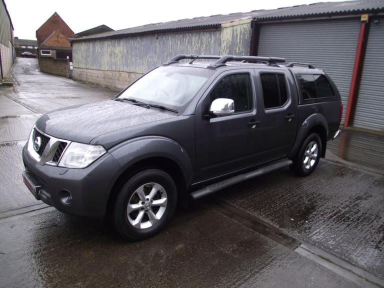 2012 Nissan Navara Double Cab Pick Up Tekna 2.5dCi 190 4WD PICK UP Diesel Manual