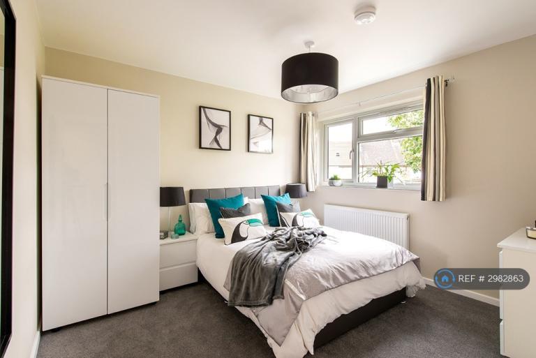 1 bedroom in Bycliffe Terrace, Gravesend, DA11 (#2982863)