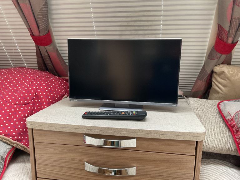 AVTEX TV 18 inch 240V and 12V built in DVD/CD drive