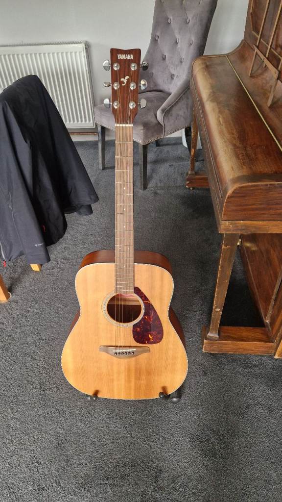 Acoustic Yamaha Guitar FG700 MS