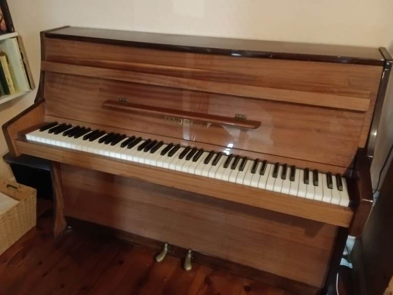 Zender Upright Piano