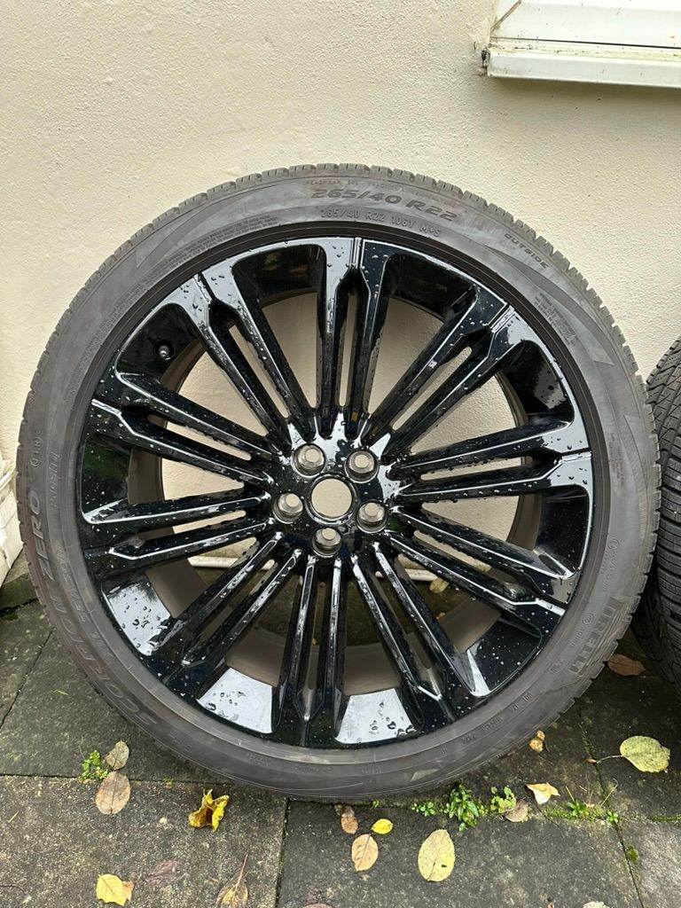 4 x Genuine Range Rover Velar 22” Style 1075 Gloss Black Alloy Wheels N8A21007CA