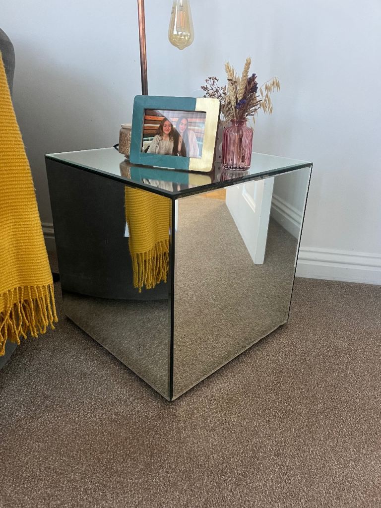 Stunning Laura Ashley mirror cube 