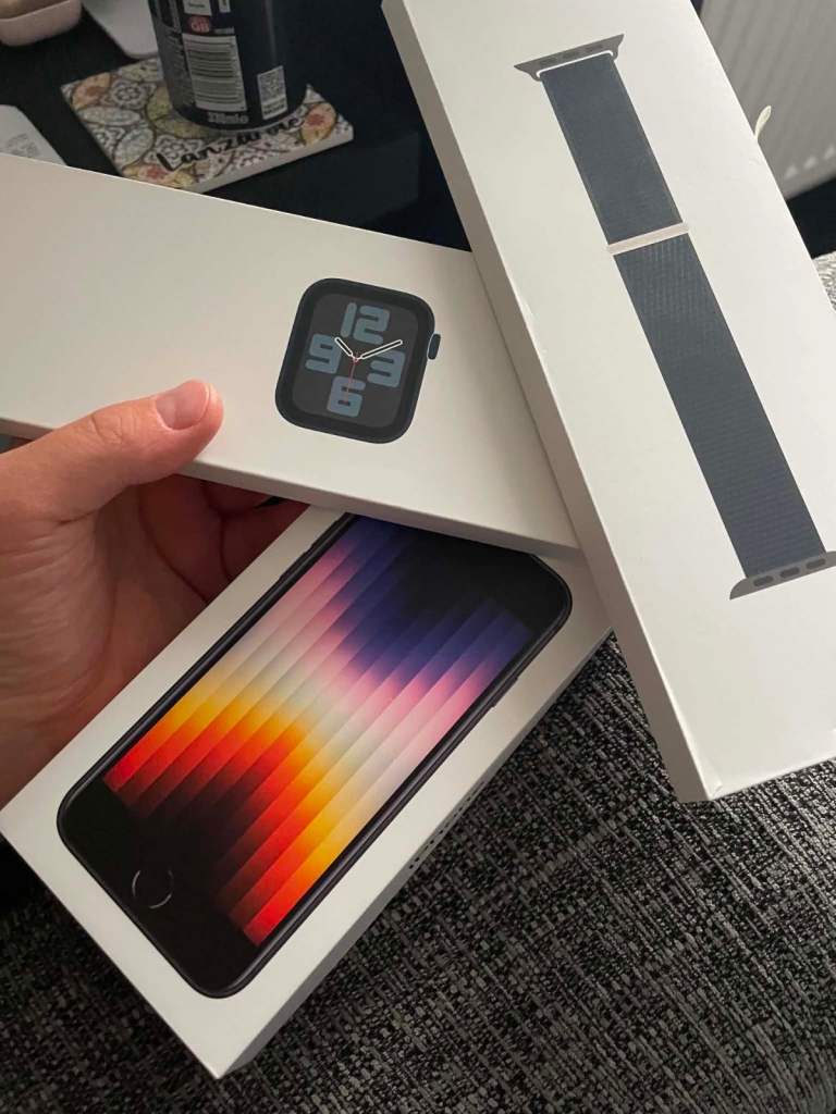 Apple iPhone SE 2022 64GB - Unlocked, New in Box