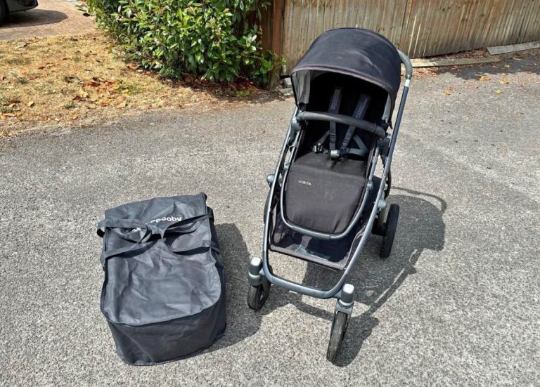UPPAbaby VISTA V1 Pram System in Black with Carrycot