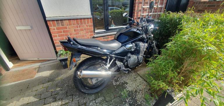 Suzuki Bandit 600GSF K2 2004 Motorbike - Project (only 19,872k on the clock!) No offers-see ad. 