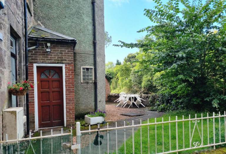 2 Bed Furnished Flat in Bridge of Allan