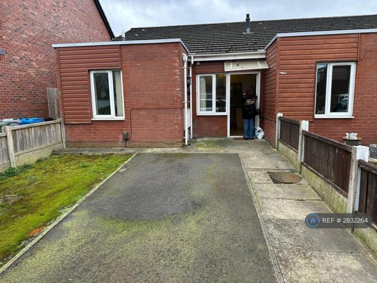 2 bedroom house in Chepstow Avenue, Sale, M33 (2 bed) (#2832264)