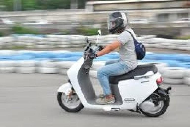 Keeway Blueshark 80 Lite Road Legal Electric Scooter 125 equivalent A1 L Plat...